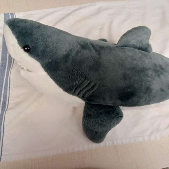 Shark Plush Realistic Wild Republic Stuffed animal - Picture 5 of 8